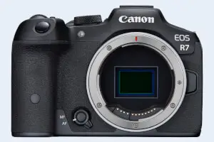 Canon R7